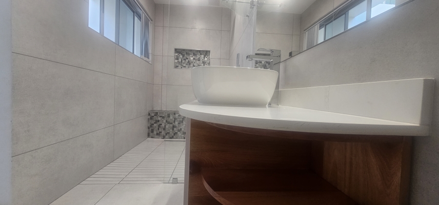 5 Bedroom Property for Sale in Paradise Beach Western Cape